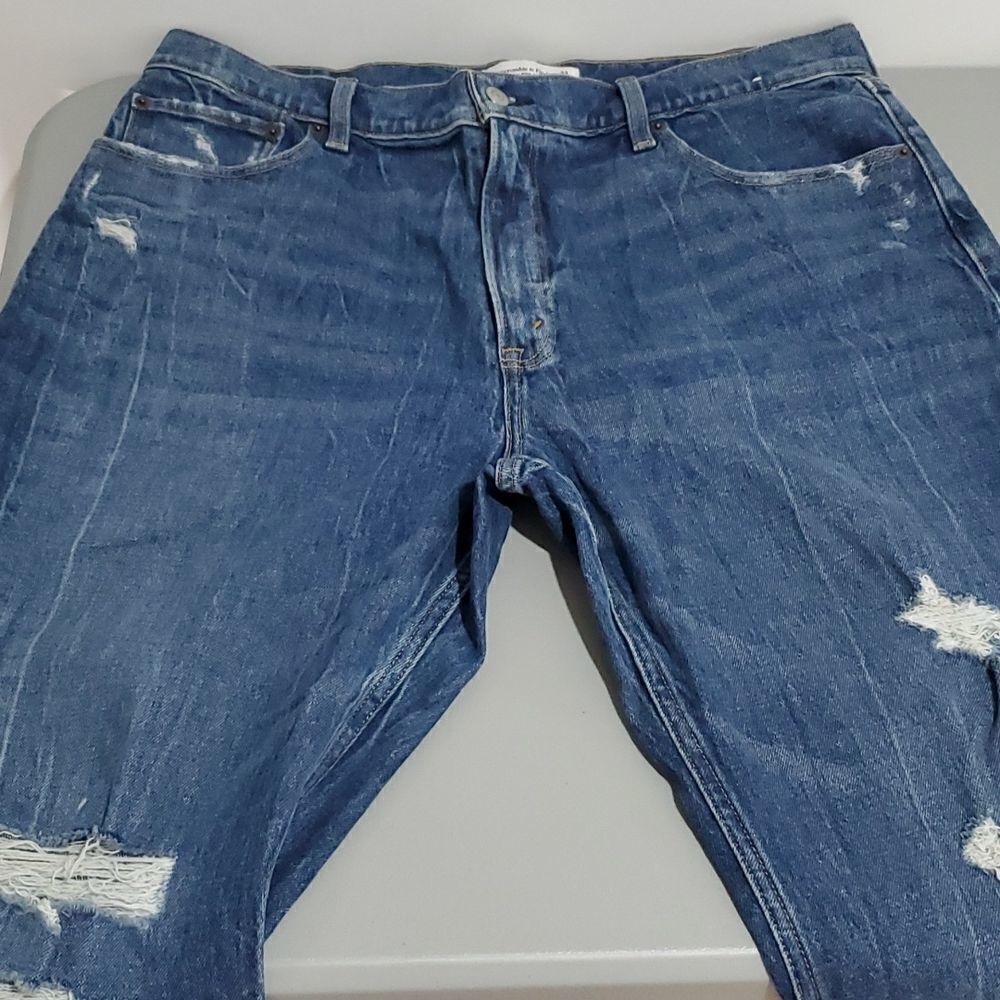 ABERCROMBIE & Fitch 36x26 High Rise Mom Jeans - Picture 5 of 7